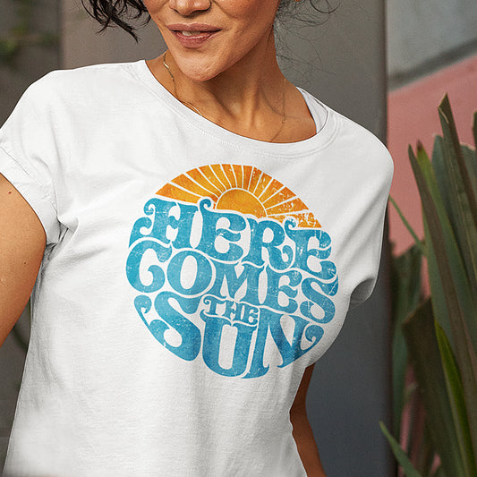 HERE COMES THE SUN | Women's Fashion Fit T-Shirt | Gildan 880